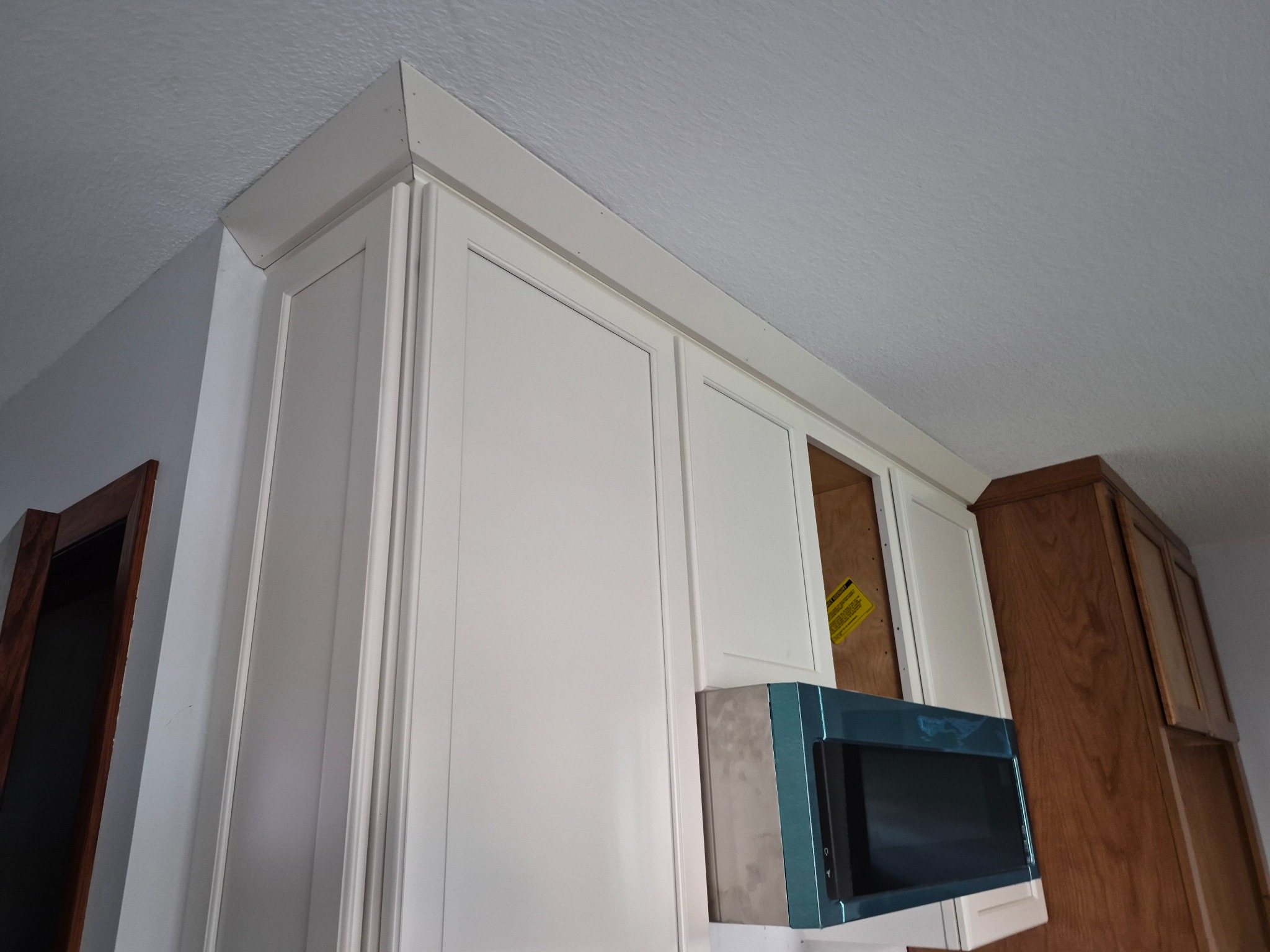 Installed kitchen cabinets